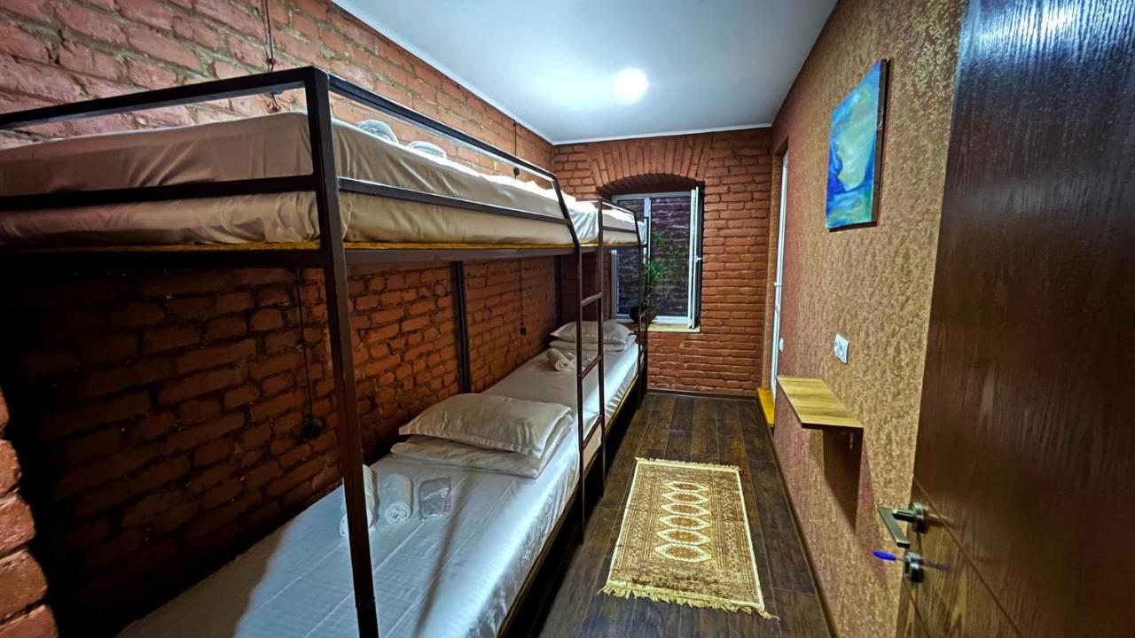 Hostel Pirosmani Тбилиси Екстериор снимка