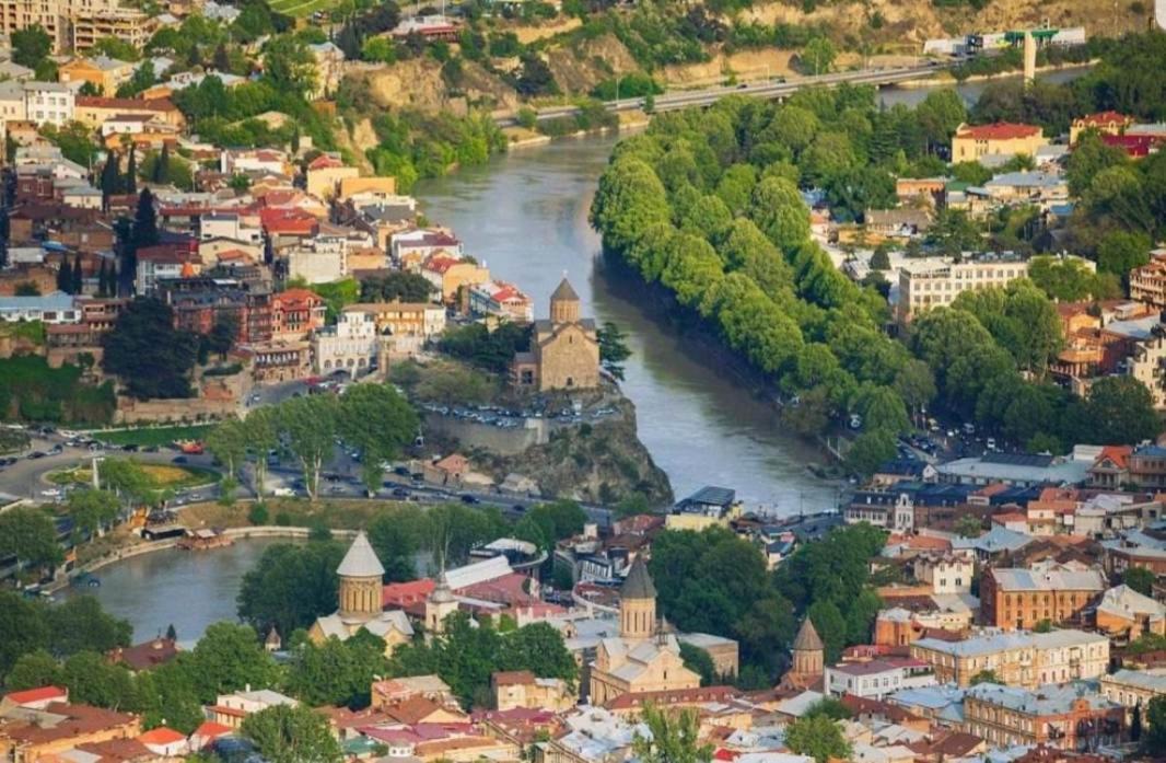 Hostel Pirosmani Тбилиси Екстериор снимка
