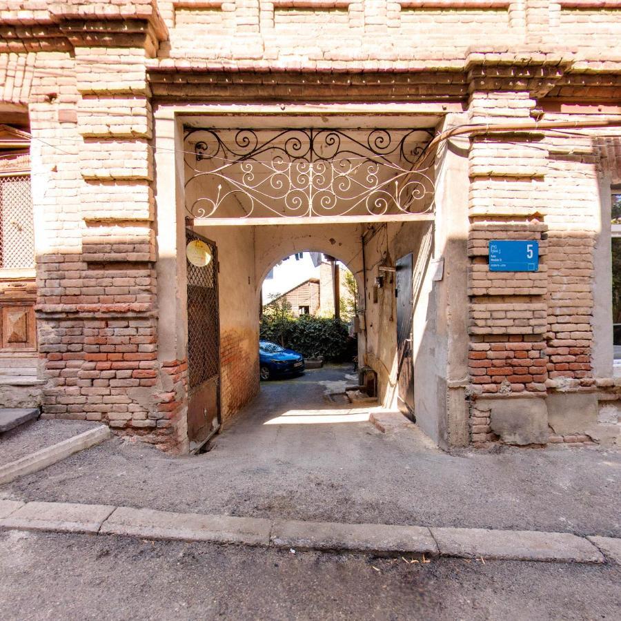 Hostel Pirosmani Тбилиси Екстериор снимка